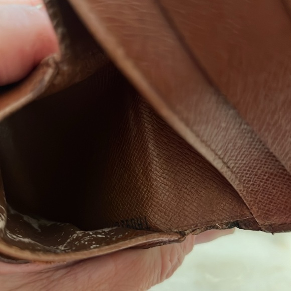 Authentic Louis Vuitton monogram wallet - Picture 15 of 16